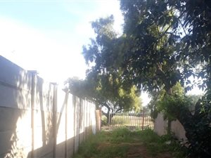 937 m² Land available in Universitas