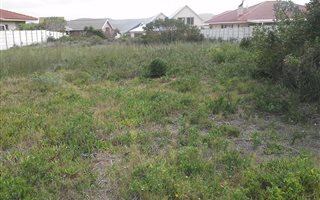 547 m² Land available in Reebok