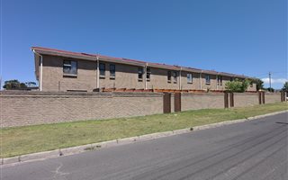 3 Bedroom Townhouse in Plumstead