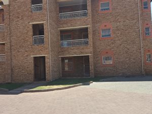 2 Bed Apartment in Vanderbijlpark SE2