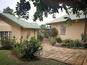 4 Bed House in Colts Hill