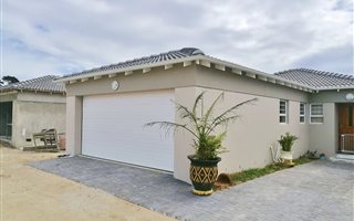 2 Bedroom Townhouse in Glenroy Park