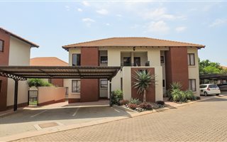 2 Bedroom Townhouse in Pretorius Park