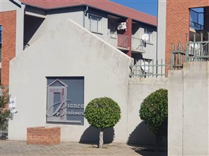 3 Bed Apartment in Rietfontein