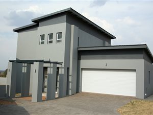 3 Bed House in Roodeplaat