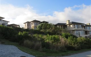 660 m² Land available in Pezula Golf Estate