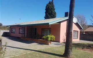 3 Bedroom House in Rustenburg North