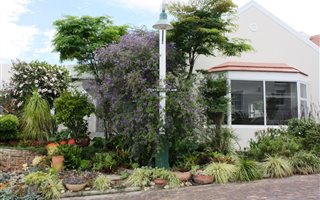 2 Bedroom House in Hunters Estate
