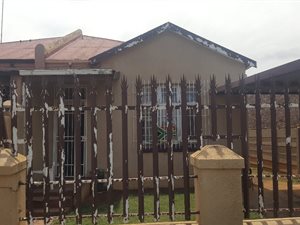 3 Bedroom House in Roodepoort North