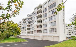 2 Bedroom Apartment in Wynberg
