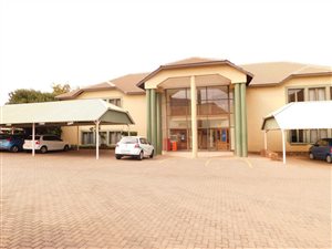 200 m² Office Space in Die Hoewes