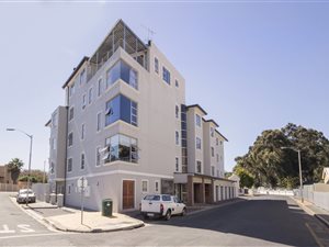 2 Bed Apartment in Strand South