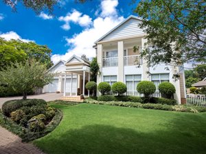 4 Bed House in Woodlands Estate
