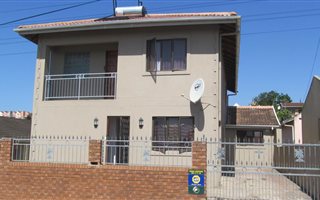 5 Bedroom House in Woodview