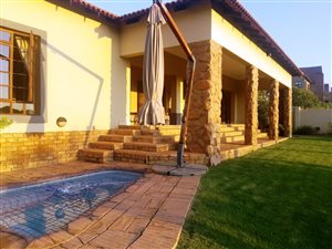 3 Bed House in Pebble Rock