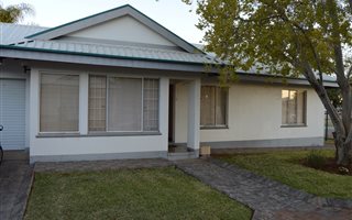 3 Bedroom Townhouse in Middelpos