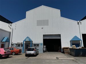 960 m² Industrial space in Elsies River