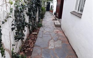 1 Bedroom Garden Cottage in Parktown