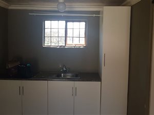 Bachelor apartment in Vanderbijlpark CW