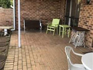 3 Bed Duplex in Padfield Park