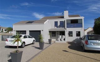 3 Bedroom House in Country Club