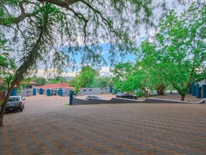 10 Bed House in Oakdene