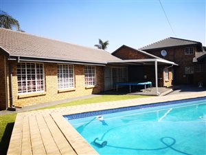 6 Bed House in Elarduspark