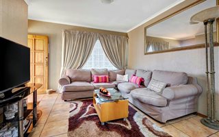 3 Bedroom Townhouse in Radiokop