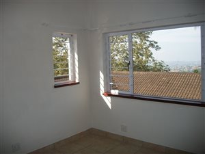 3 Bed Flat in Winston Park