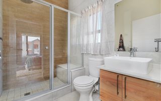 2 Bedroom Apartment in Louwlardia