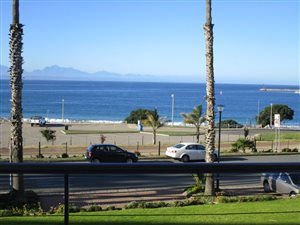 2 Bed Apartment in Santos Bay