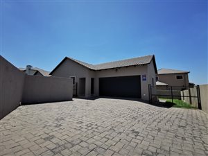 3 Bed House in Thatchfield