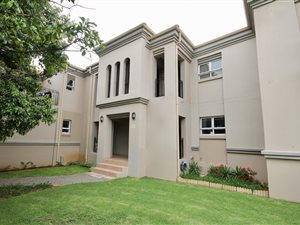 2 Bed Apartment in Eagle Canyon Golf Estate