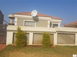 3 Bed House in Roodekop