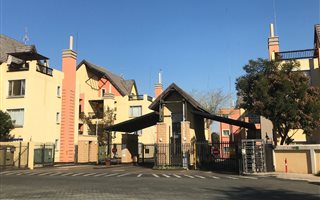 2 Bedroom Apartment in Clubview