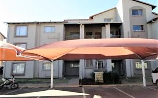 2 Bedroom Townhouse in Kleinfontein