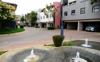 2 Bedroom Townhouse in Lombardy Estate