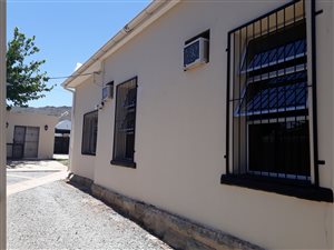 8 Bed House in Queenstown Central