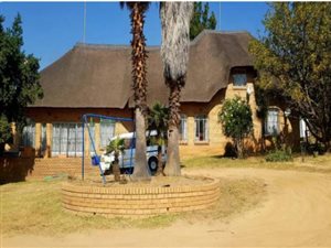 4 Bed House in Ruimsig