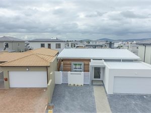 3 Bedroom House in Parklands North