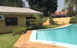4 Bedroom House in Dewetshof