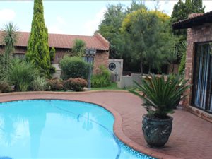 6 Bed House in Vanderbijlpark SE3