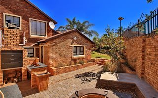 3 Bedroom Townhouse in Wilgeheuwel
