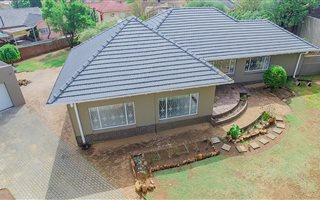 3 Bedroom House in Ridgeway