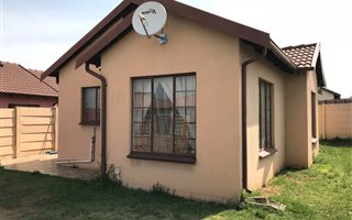 3 Bedroom House in Lotus Gardens