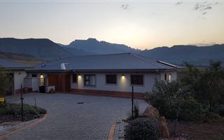4 Bedroom House in Champagne Valley