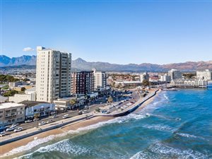 2 Bed Apartment in Strand Central