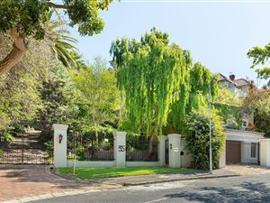 6 Bed House in Higgovale