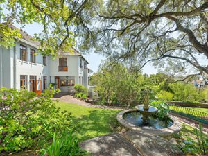 6 Bed House in Higgovale