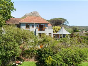 6 Bed House in Higgovale
